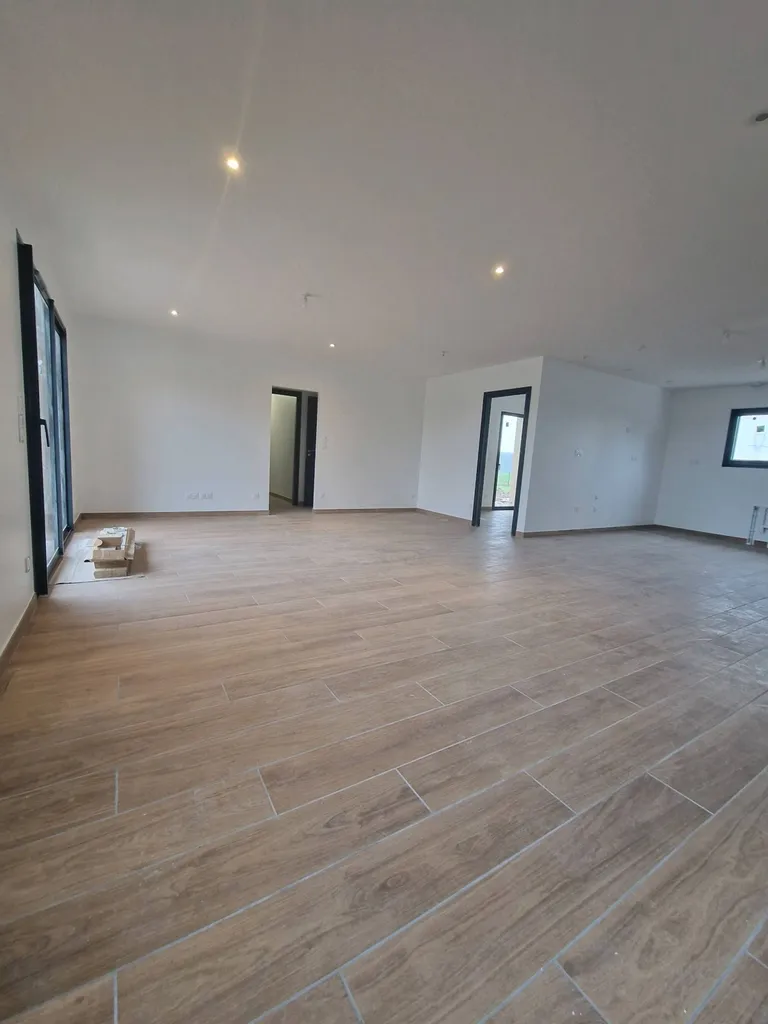 Projection au pistolet airless, enduits et peintures velours dans un joli pavillon entre Neubourg et Louviers