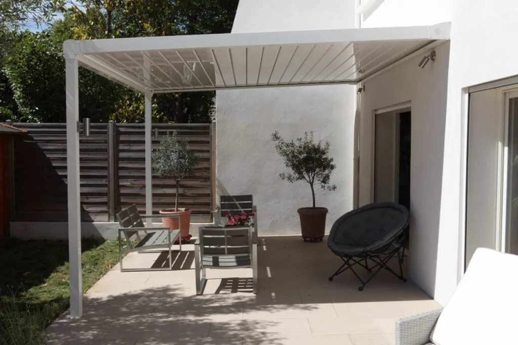 PERGOLA BIOCLIMATIQUE SUR MESURE à AUBAGNE ET PEYPIN