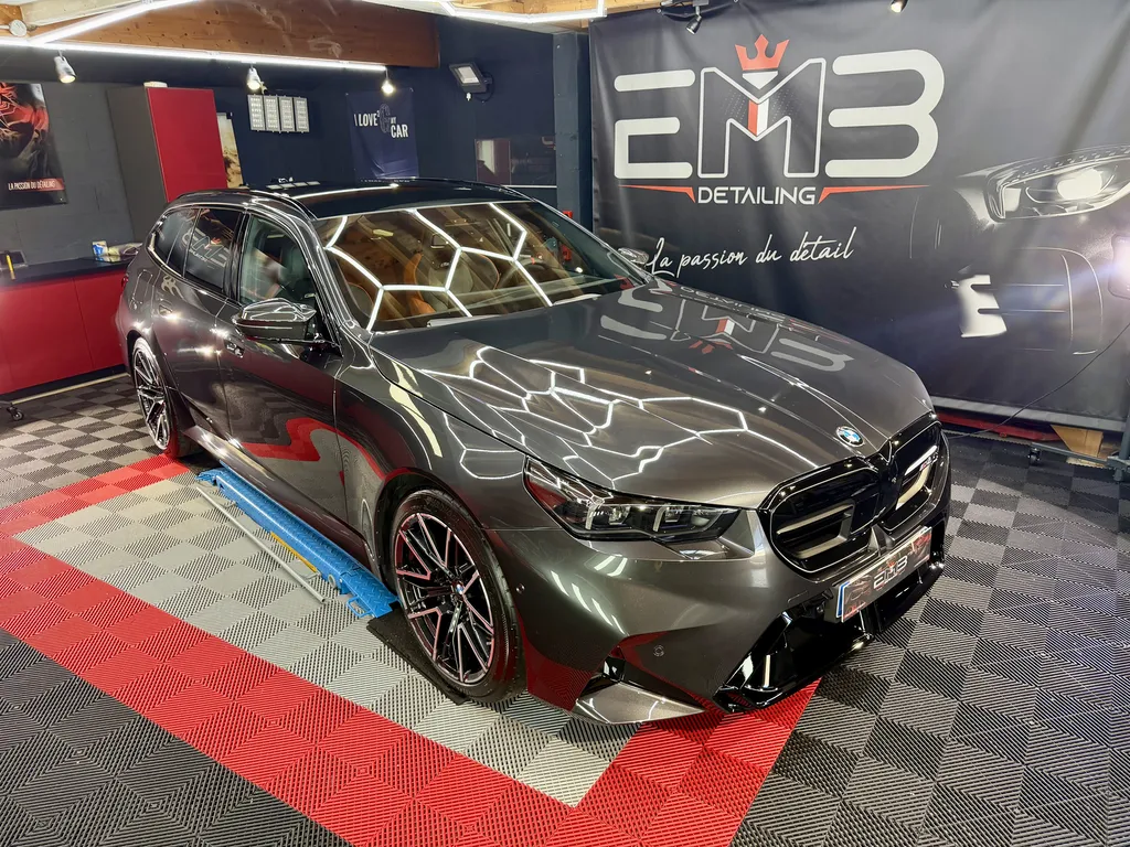 Protection PPF et traitement céramique sur une BMW M5 Touring près de Lyon chez EMB Detailing