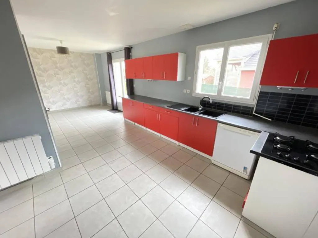 A acheter charmante maison de 106m² sur un terrain de 350m² sur la commune de LA LONDE 76500