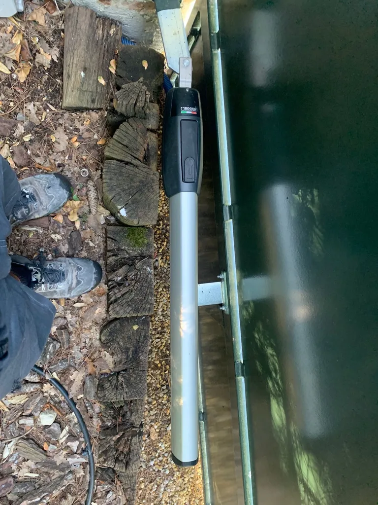 Installation automatisme de portail Roger Technology sur la commune de Peynier