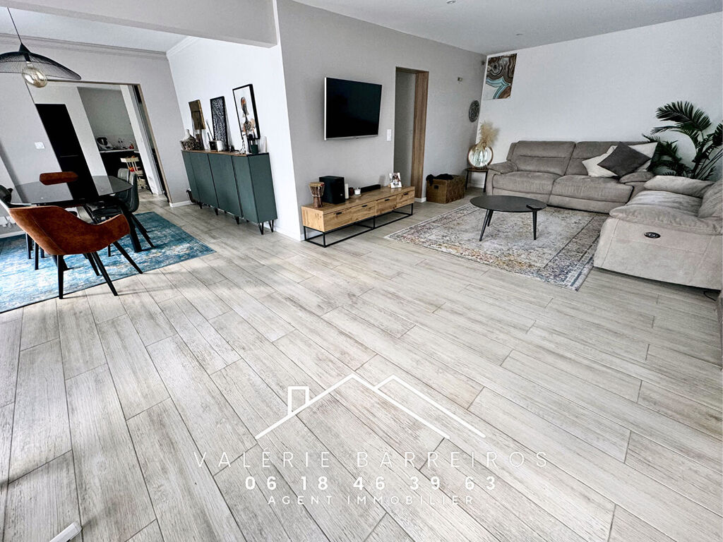 À vendre, maison de 207m² sur un terrain de 1200m² située à Oissel 76350