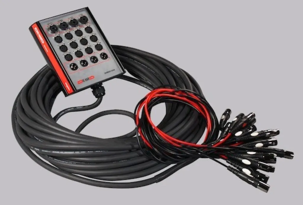 BOITIER DE SCENE 30 M 16 ENTREES 4 SORTIES BOITIERSCENE16E4S