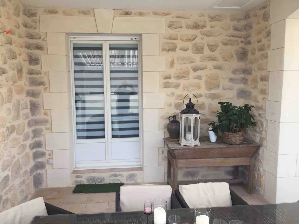 Décoration totale d’une maison façon pierre à Gigean entre Balaruc les bains et Montpellier 