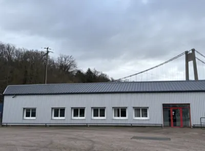 TANCARVILLE - À LOUER  LOCAL D’ACTIVITÉ AVEC BUREAUX, ATELIER ET COUR PRIVATIVE