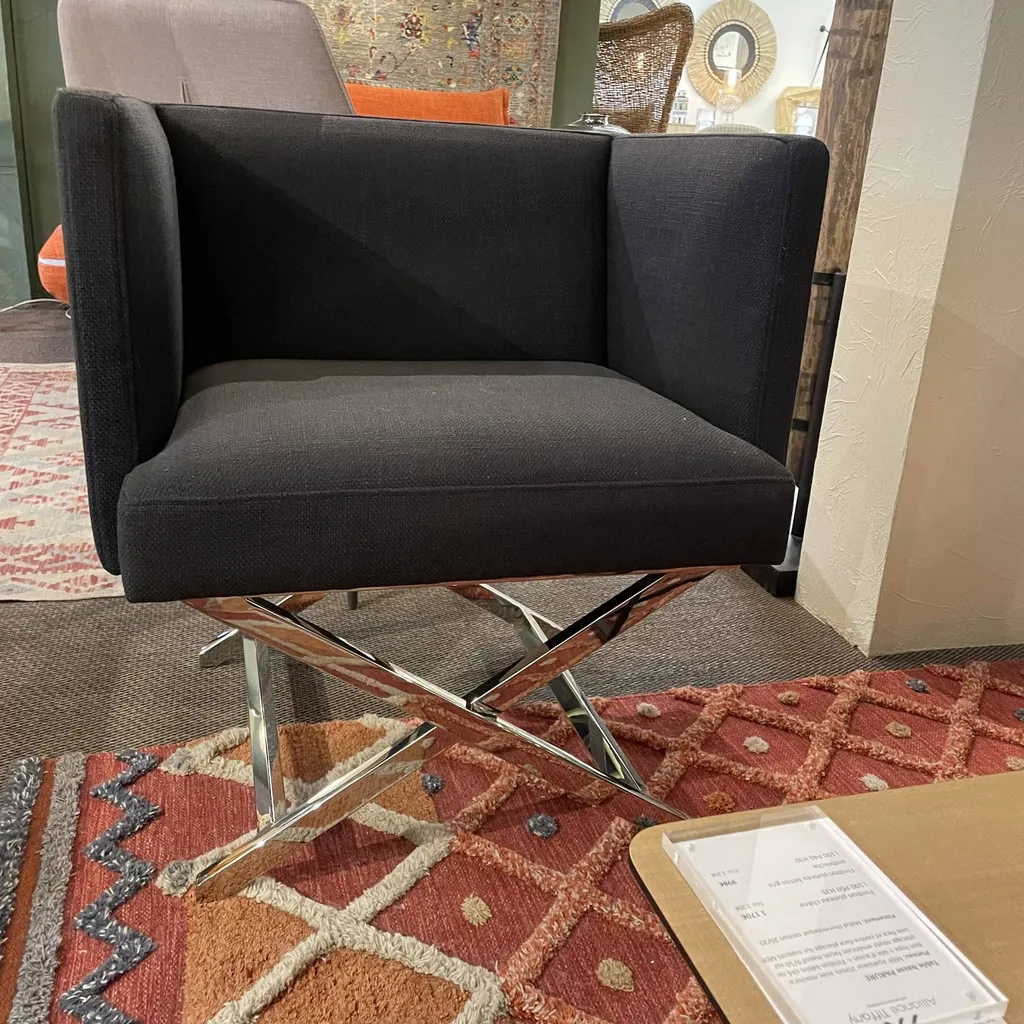 Fauteuil piètement chromé