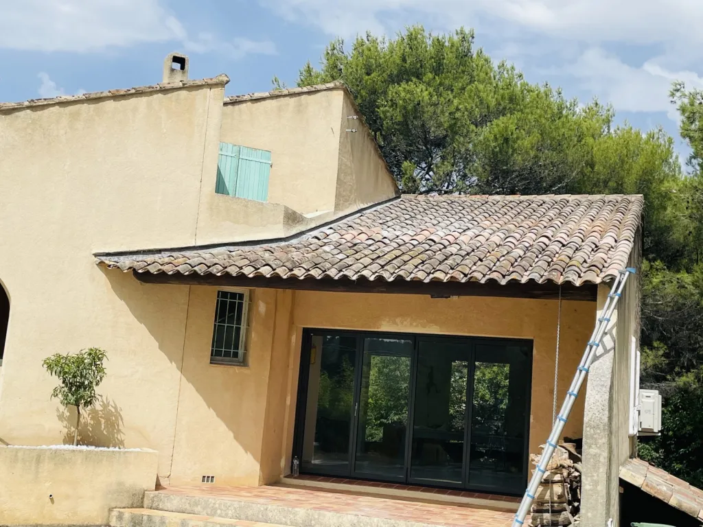 Changement d’une toiture de Auvent d’une maison sur Ventabren près de Aix en Provence