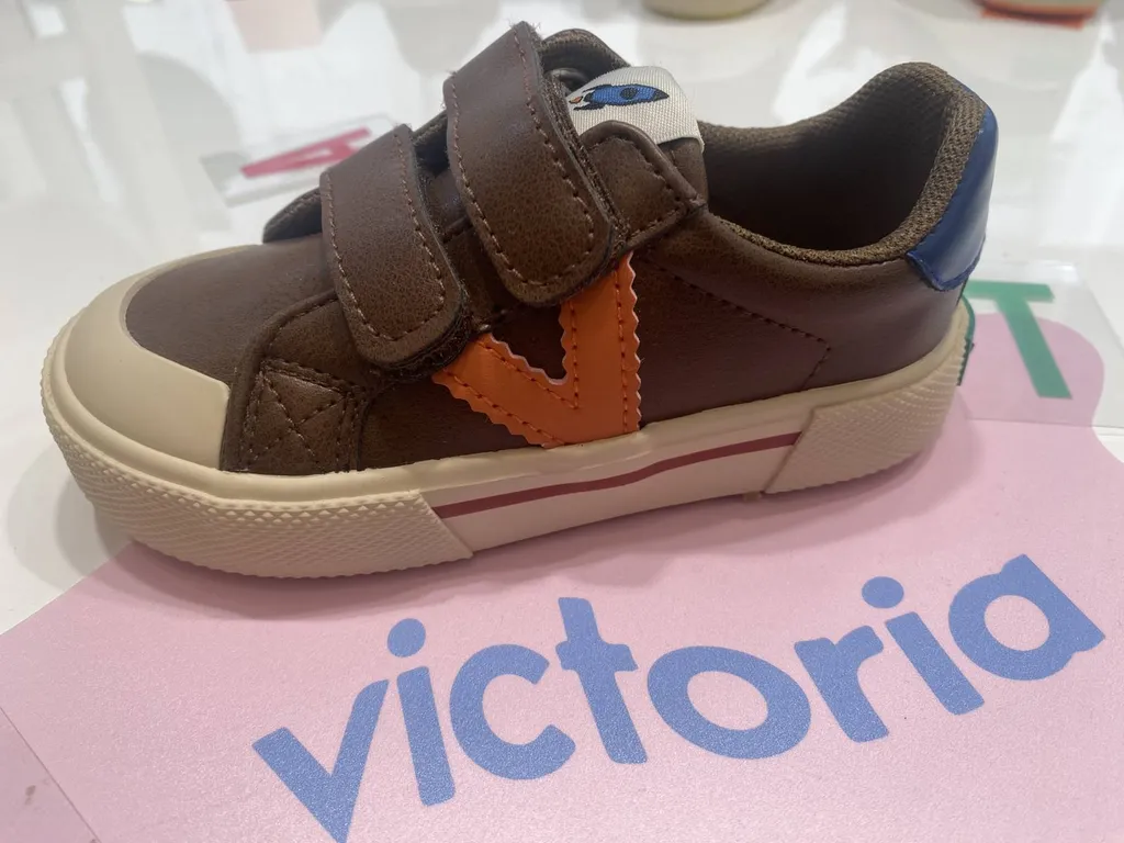 basket à velcro pour garçon près de Cenon