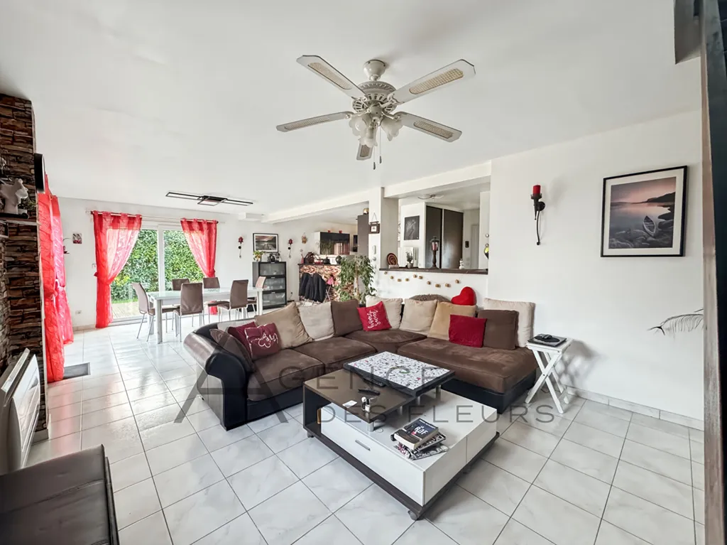 A vendre maison de 2007 de 103m² habitables édifiée sur 800m² de terrain sur la commune de Caudebec-les-Elbeuf