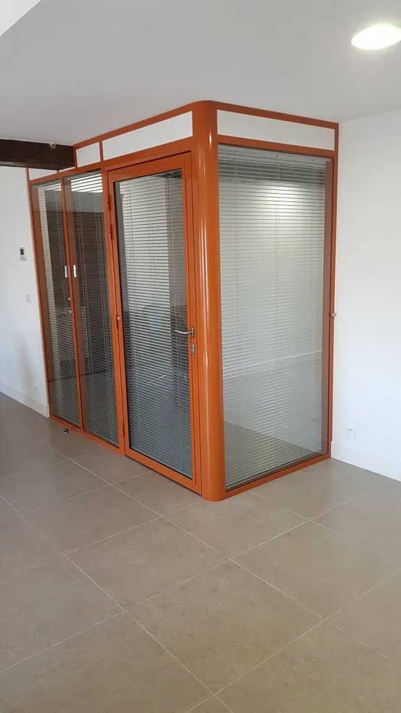 Aménagement cloisons de bureau vitrées toute hauteur avec pose à Marseille