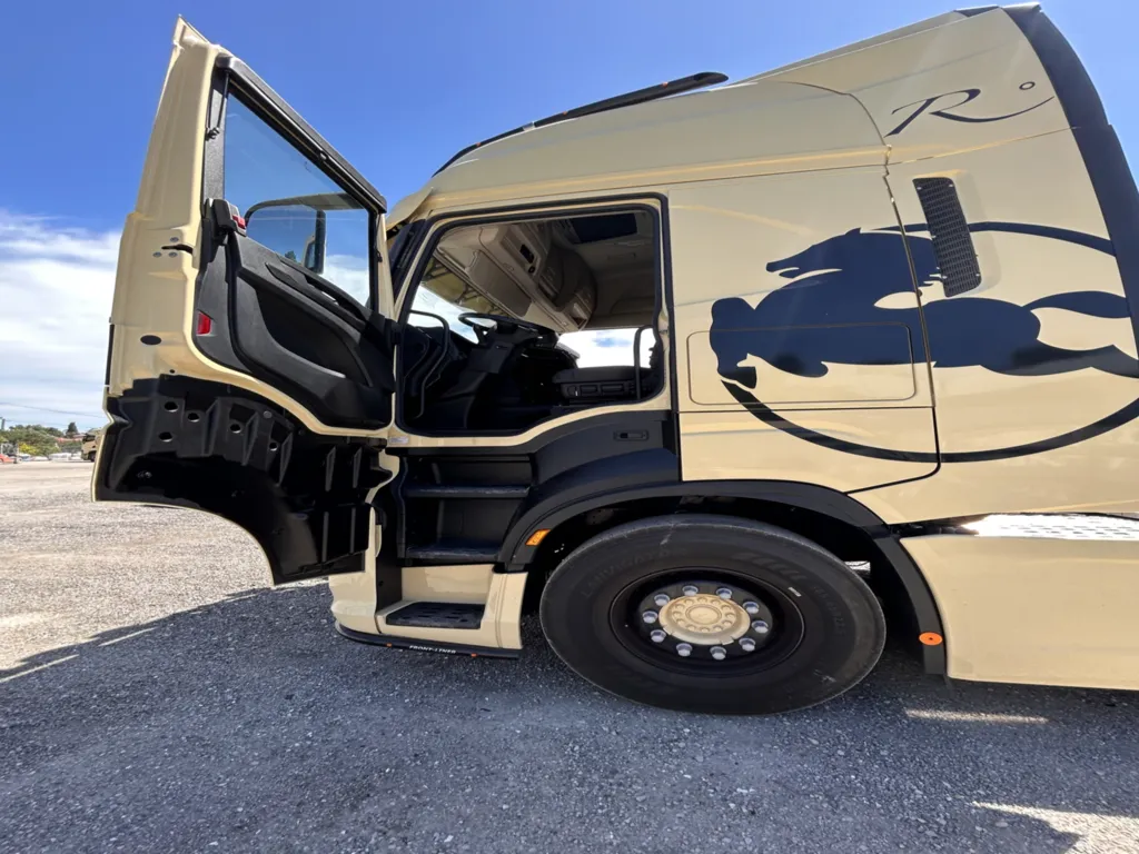 IVECO TRACTEUR S WAY 580