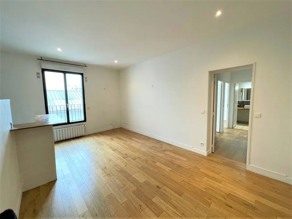 A vendre 3 pièces en parfait état à Courbevoie 92400