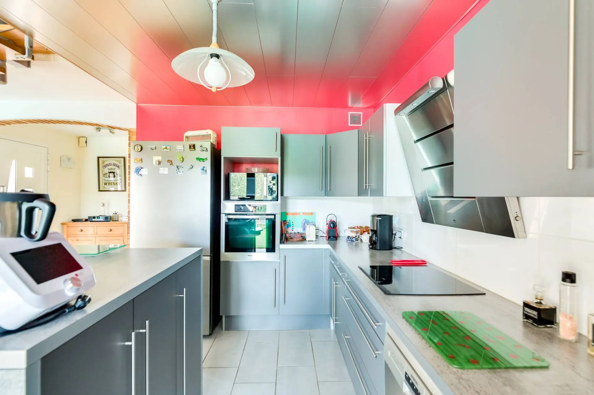 Vente villa T5 Cassis  avec piscine et dépendance dans clos sécurisé à l'entrée du village