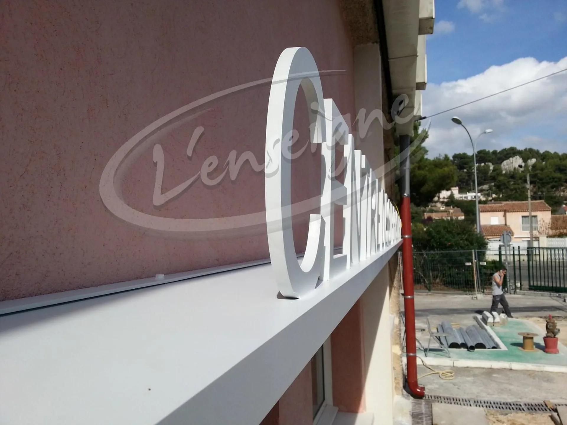 enseigne lettre aluminium laqué les pennes mirabeau