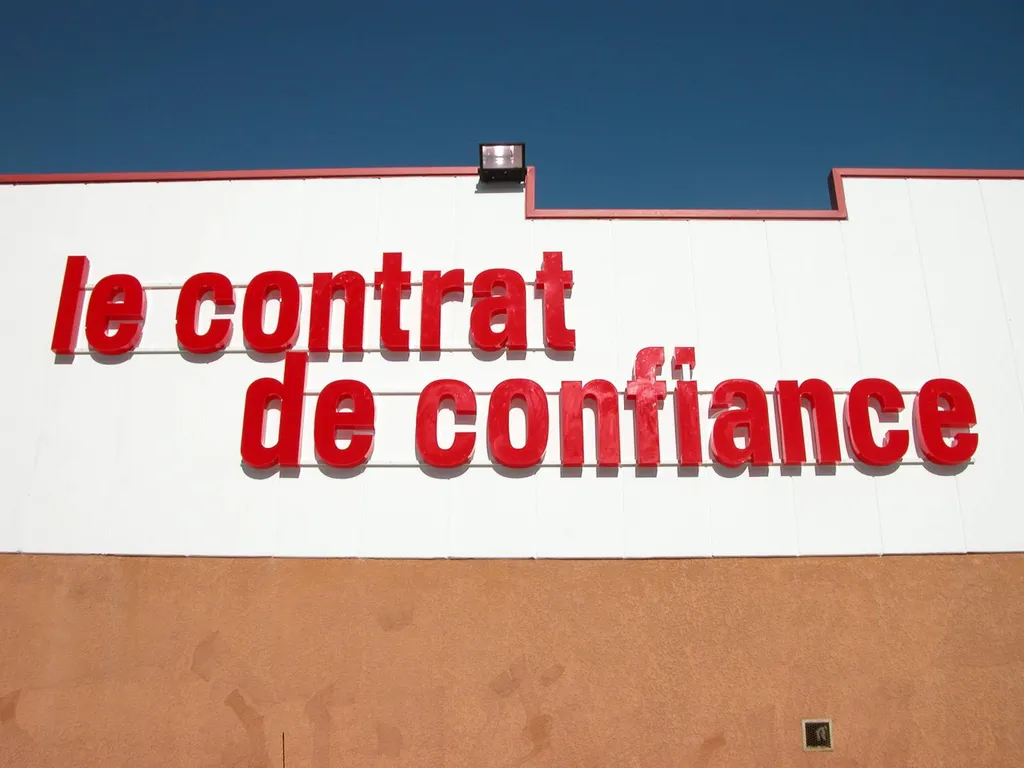 LETTRES PLEXI  ECLAIRAGE INTERIEUR LED