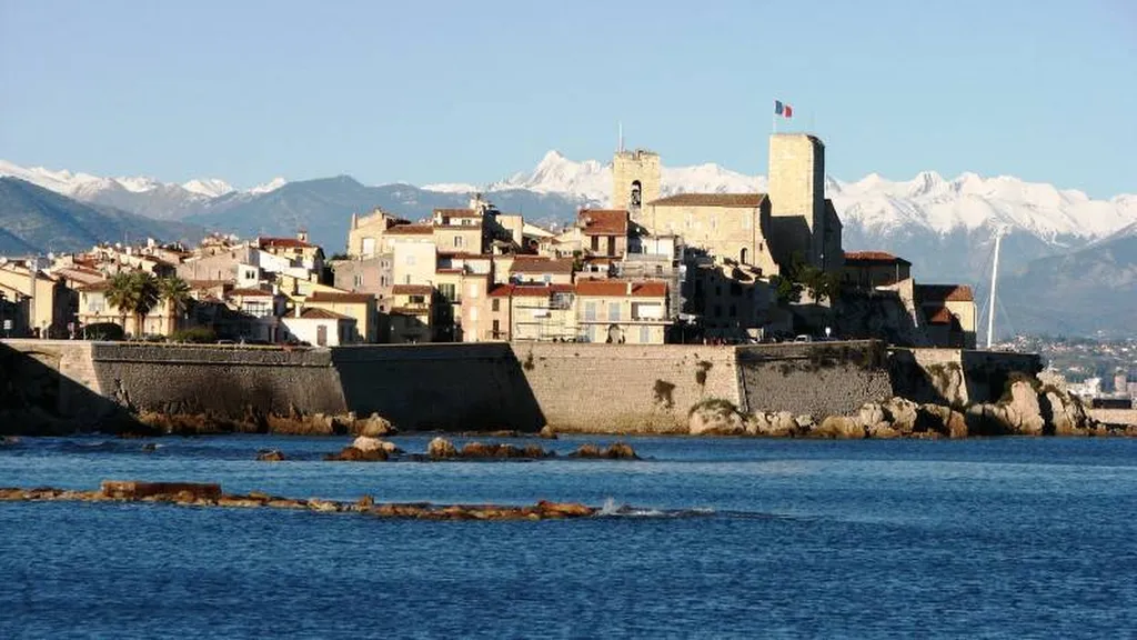 ANTIBES