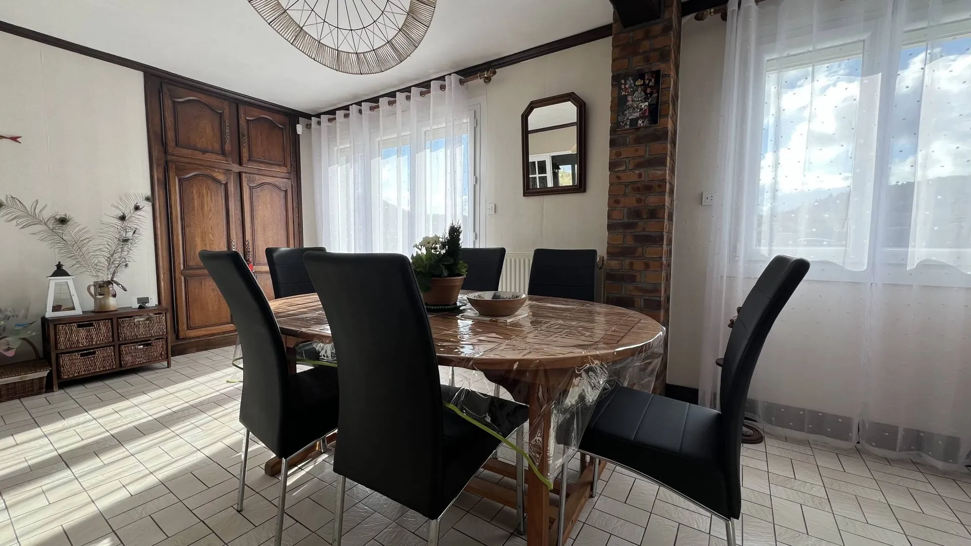 PAVILLON DE CHARME DANS UN CADRE VERDOYANT