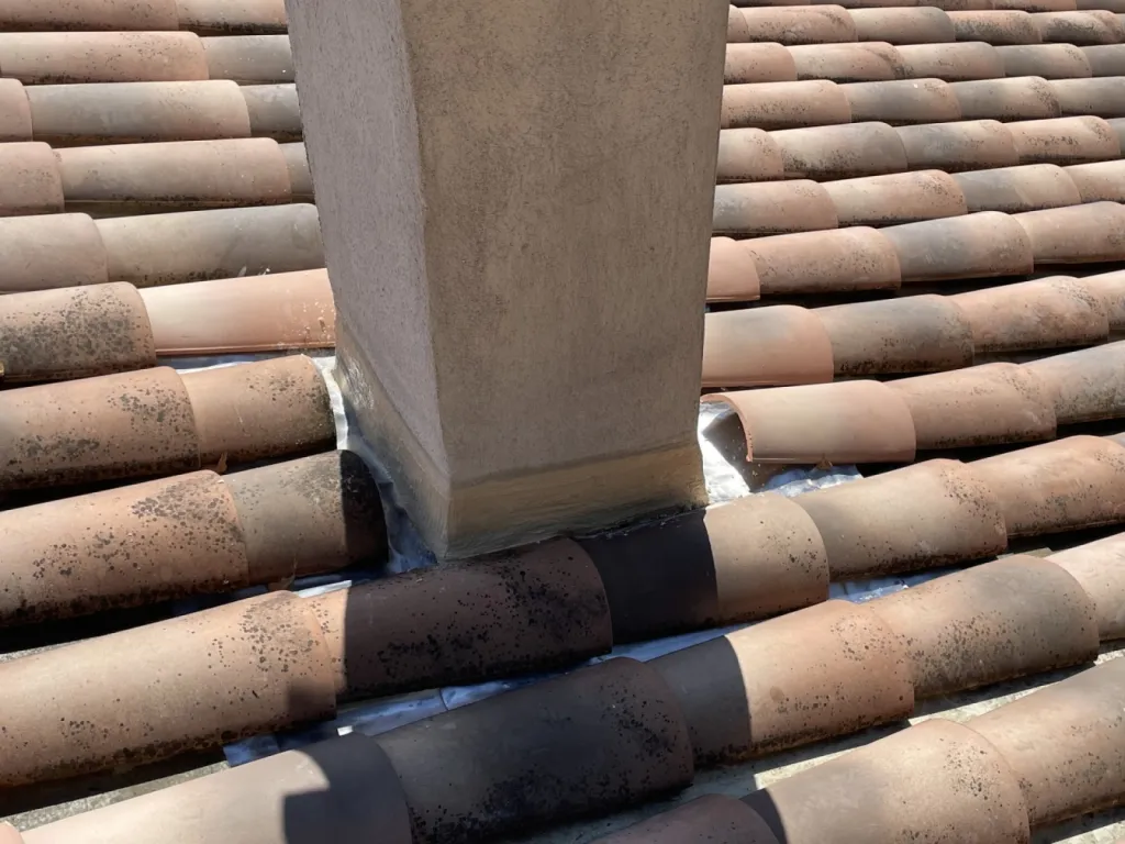 Réfection de tour de Cheminée en plomb d’une maison sur Istres 13800 près de Martigues