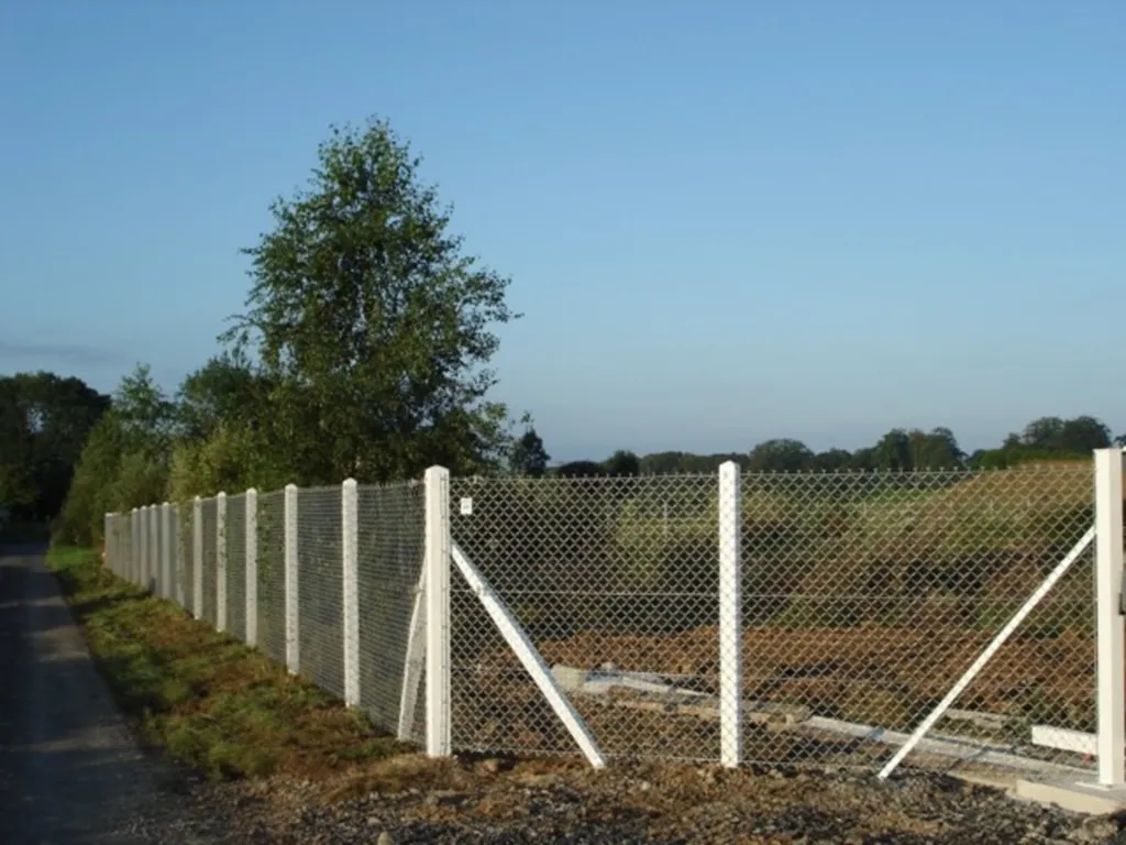 Pose de clôture grillagée