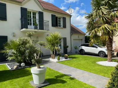 Pose de gazon en plaques à Melun : un résultat immédiat et durable