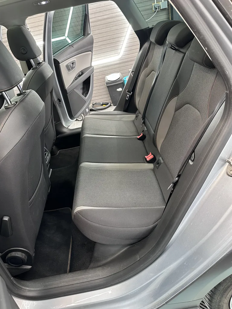 SEAT LEON X PERIENCE 2.0 TDI 184 CHV / 4DRIVE / 1ER MAIN / T/O / SEAT SOUND