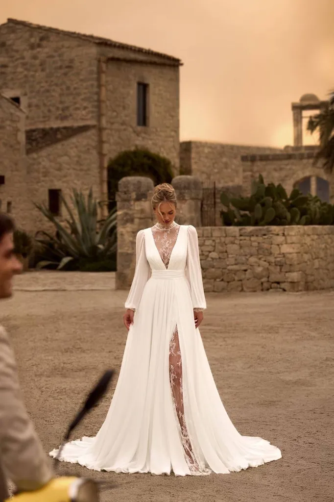 Robe de mariée bohème en mousseline avec manches longues à Montpelier prés de Marseille