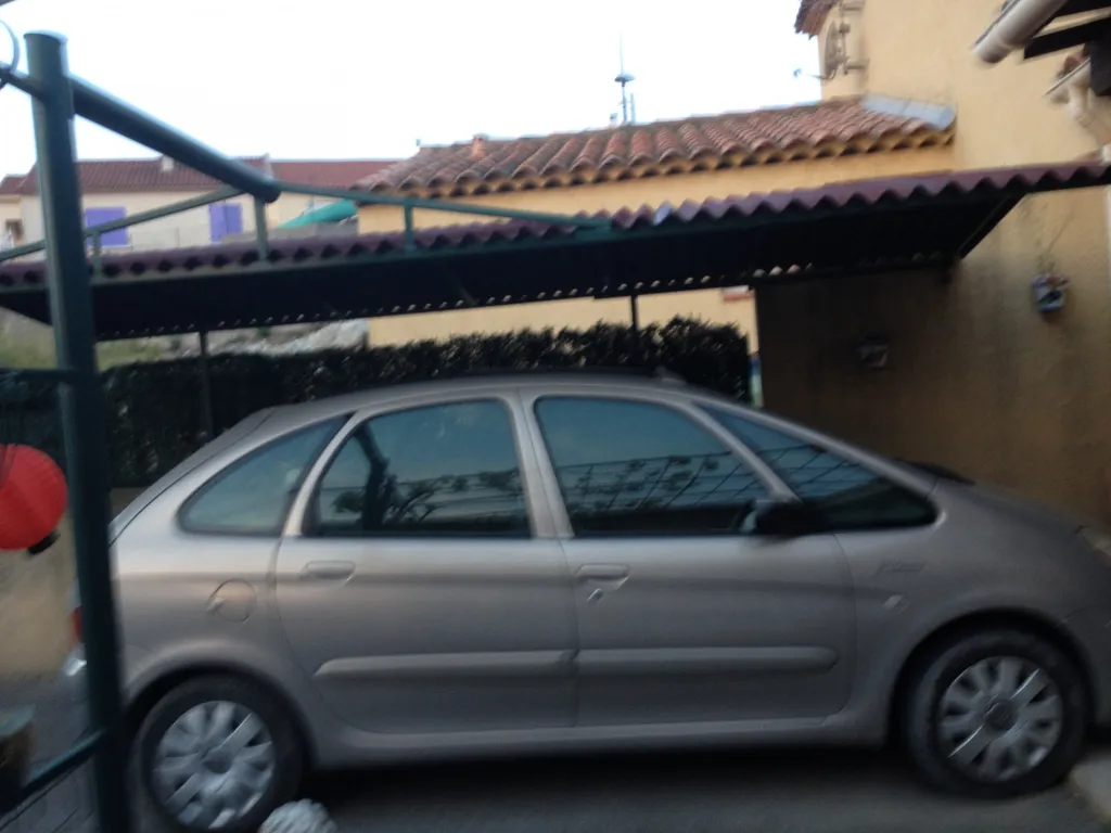 FABRICATION ET POSE ABRI CARPORT FER FORGE  SUR MESURE POUR VOITURE GIGNAC LA NERTHE
