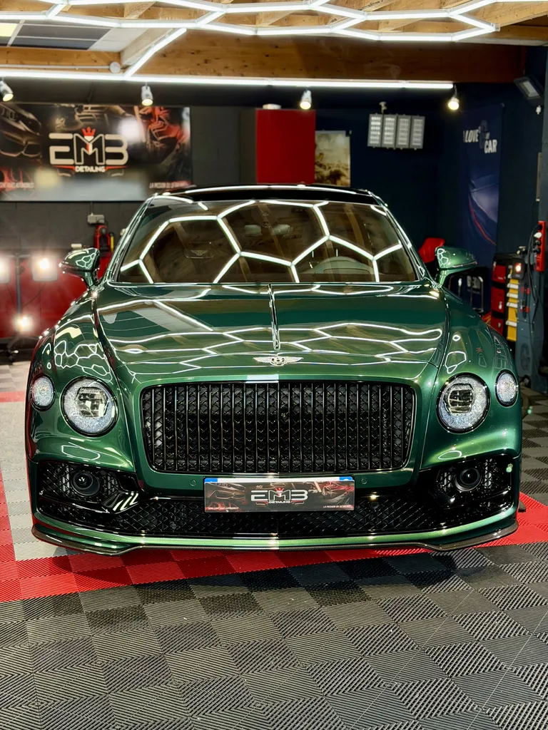 RÉNOVATION ESTHÉTIQUE ET TRAITEMENT CÉRAMIQUE GYEON INFINITE SUR BENTLEY FLYING SPUR PRÈS DE LYON PROCHE DE DARDILLY