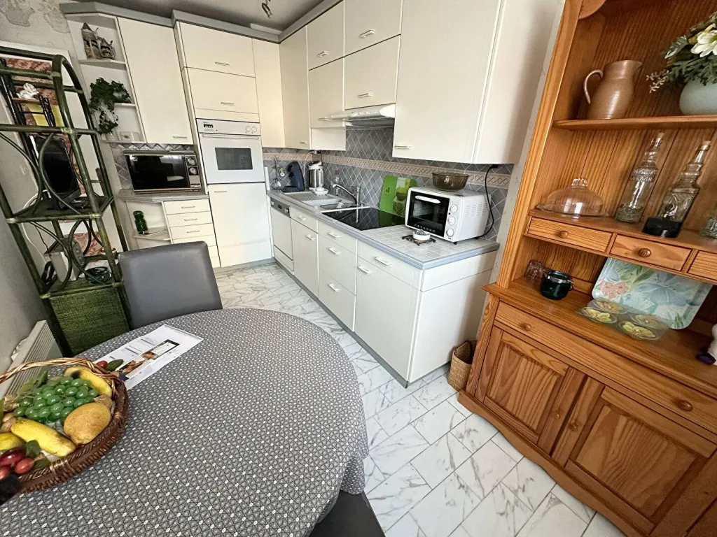 A vendre appartement T3 avec ascenseur  de 76 m² au 2eme étage sur la commune de ELBEUF 76500