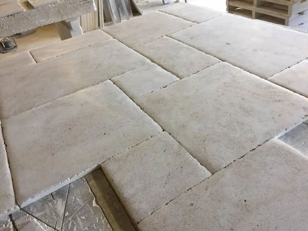 Tailleur de pierre. Périgord / Dordogne, dallage, margelle, pavés, escalier, plan de travail de Bordeaux à Sarlat et d'Angoulême à Agen