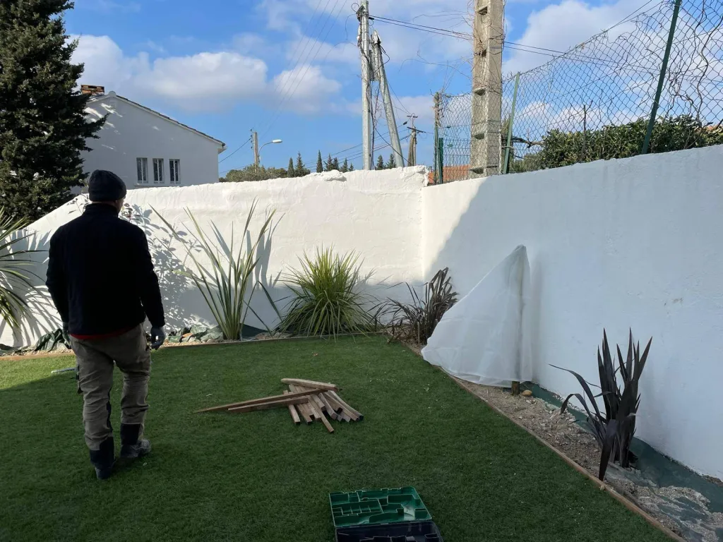 aménagement des extérieurs d’une maison contemporaine dans les Bouches du Rhone