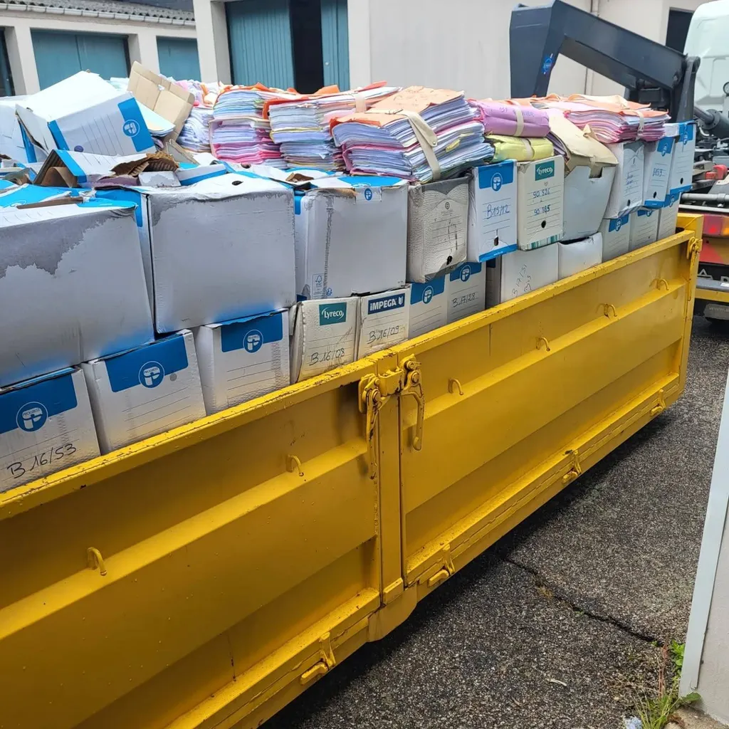 Enlèvement et destruction d'archives à domicile - Retrait de déchets grands volumes par Opération Débarras près de Gonfreville l'Orcher