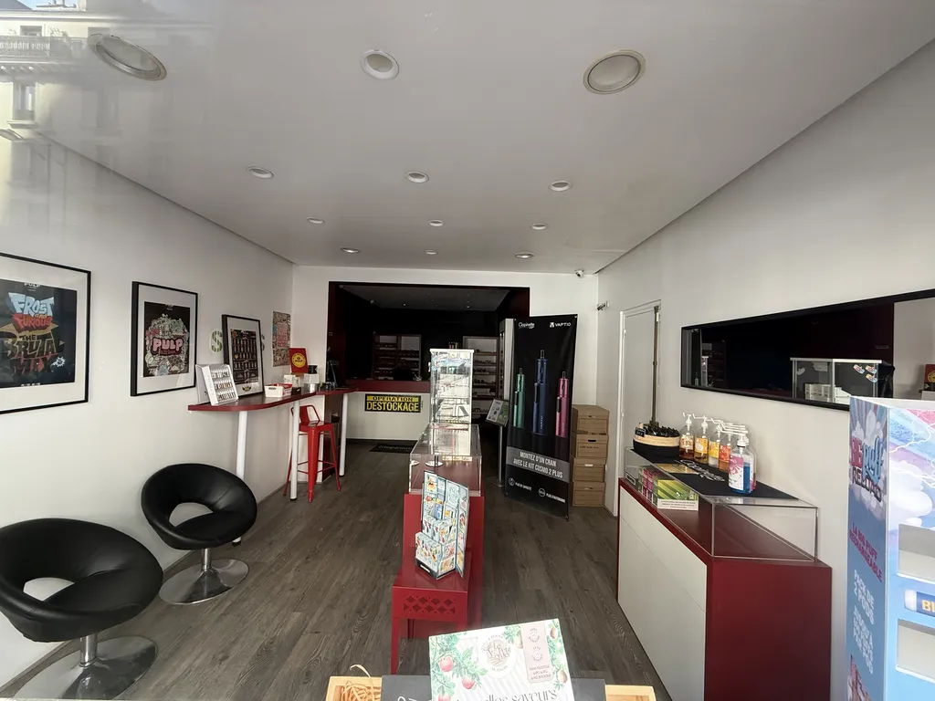 Location - Boutique 30 m², Saint-Mandé, Avenue du Général de Gaulle 94160 SAINT-MANDÉ