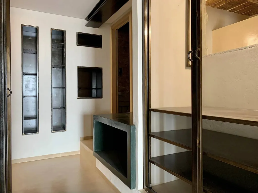 Sol en Béton Ciré Terre du Monde et mur en Enduit Minéral 000