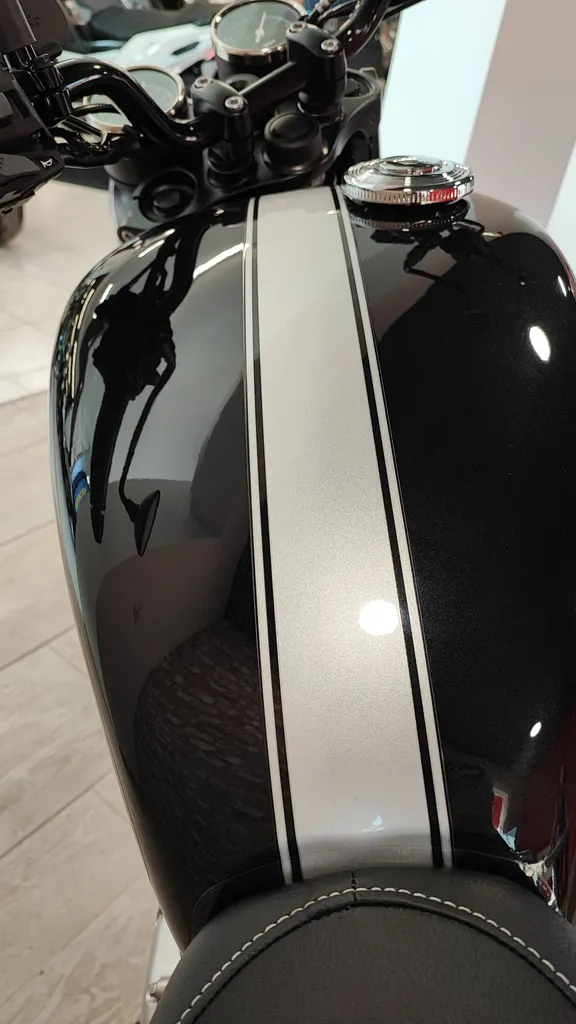 BSA GOLD STAR 650 MIDNIGHT BLACK