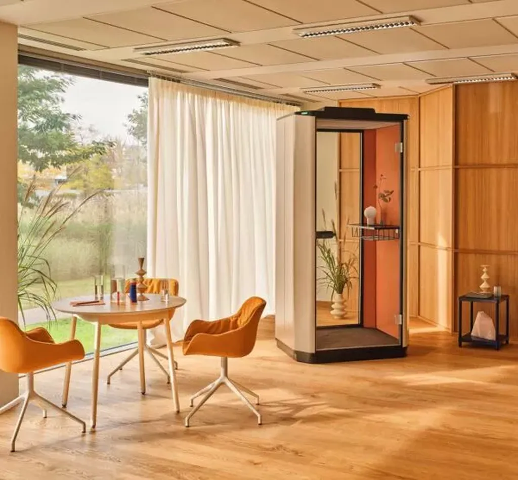 Cabine acoustique Calo compacte et design en région PACA : solution idéale à Marseille, Aix-en-Provence et Toulon pour bureaux calmes et productifs
