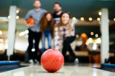 Bowling en famille à Rouen : un moment de loisirs convivial chez Rouen Espace Loisirs