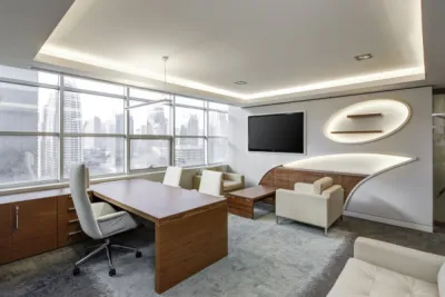 espace de travail avec bureau rénovés