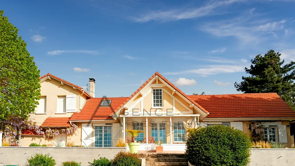 A vendre propriété de charme de 126m² habitables édifié sur un terrain de 2900 m² sur la commune de Freneuse 76410