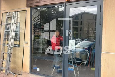 Remplacer un vitrage sécurisé et résistant pour protéger votre habitation et vos vitrines commerciales à Salon-de-Provence et alentours