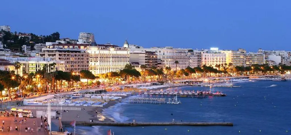 La Baie de Cannes et ses Palaces