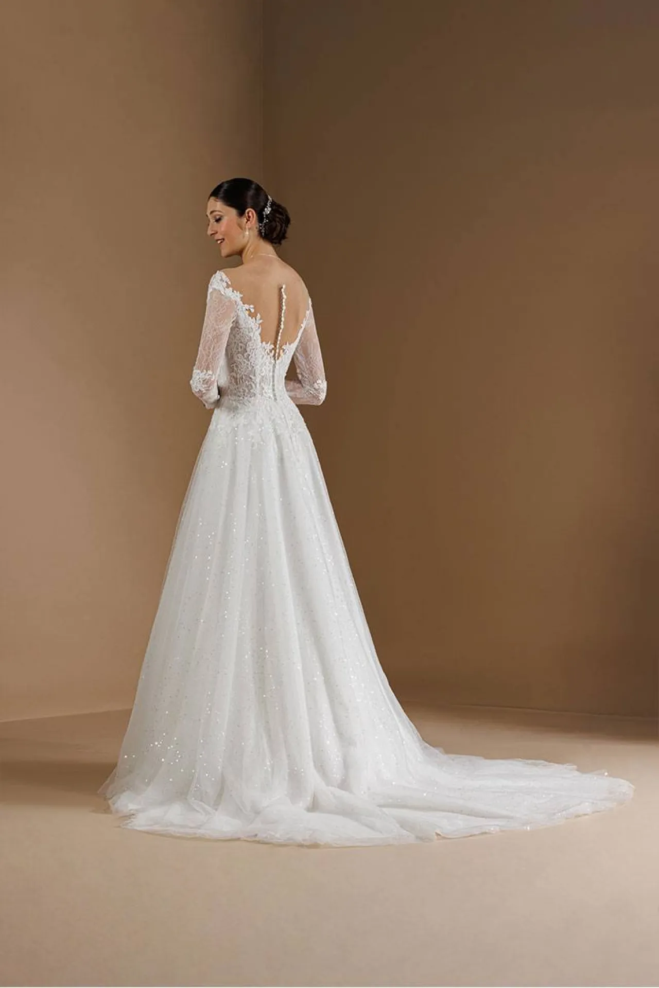 Robe de mariée décolleté dos à Marseille proche Aix en Provence