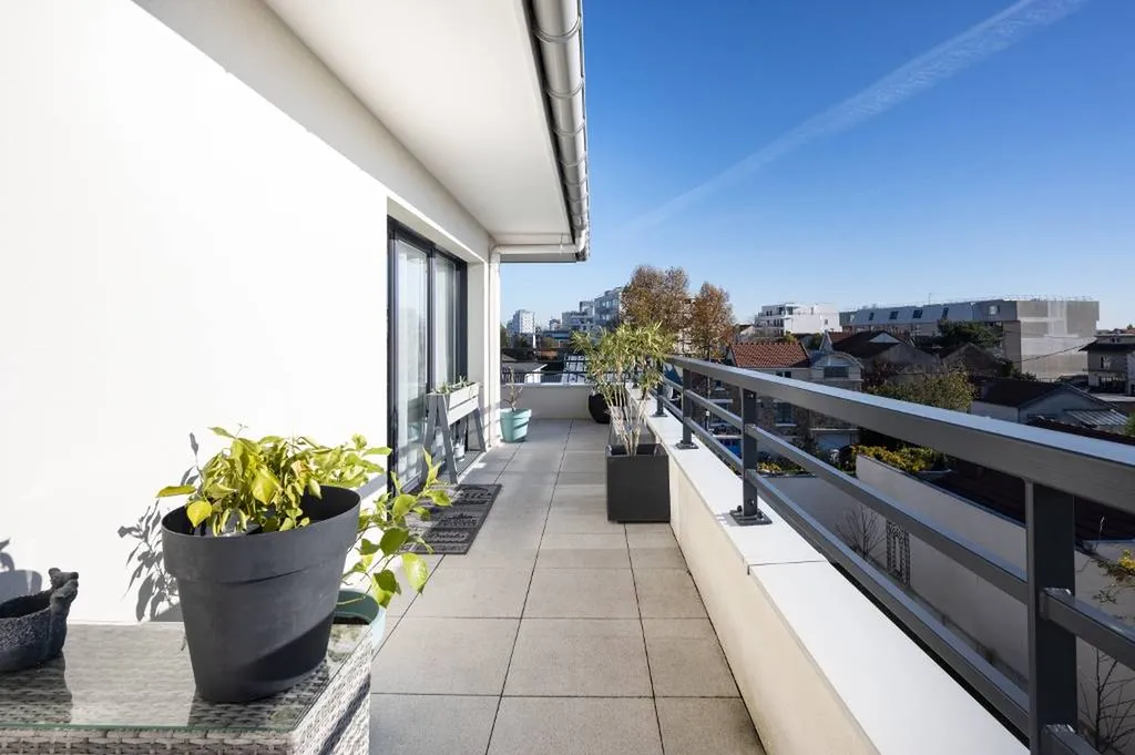A vendre appartement avec terrasse à Colombes 92700