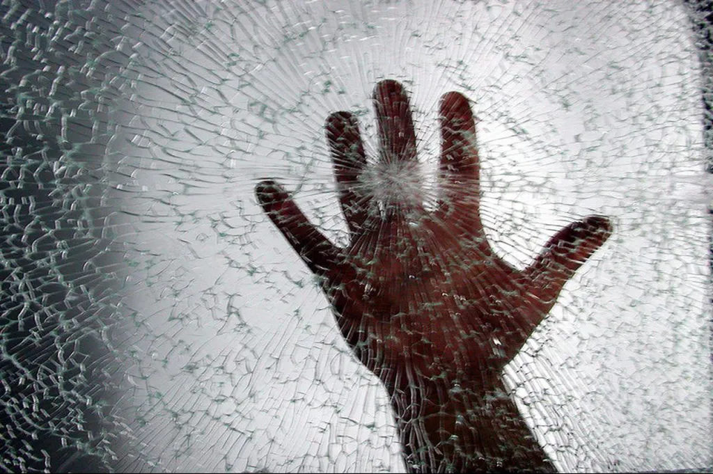 FILMS SÉCURITÉ 100 MICRONS TRANSPARENT PROTECTION CONTRE VANDALISME SUR BAIES VITRÉES ET FENÊTRES