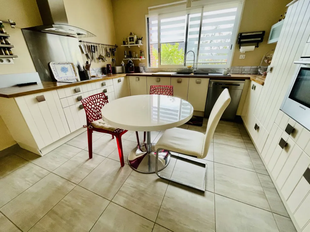 A saisir rapidement charmant pavillon de plain-pied de 165 m² habitable sur la commune de CRIQUEBEUF SUR SEINE 27340