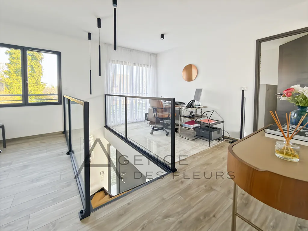 À vendre, très belle propriété contemporaine de 148 m² sur un terrain de 899 m² située sur la commune de La Londe 76500