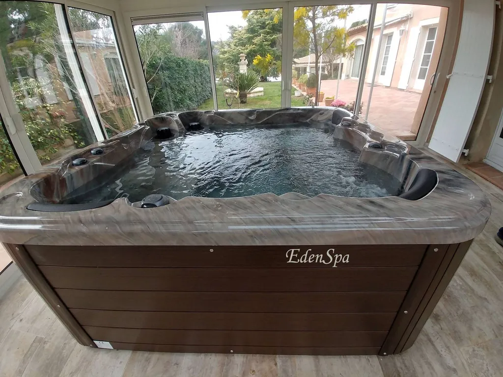 spa familial veranda 5 places bouches-du-rhone