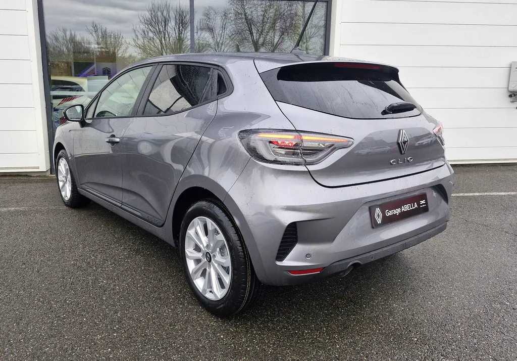 Renault Clio V Evolution dCi 100 SUREQUIPEE 10KM occasion / Garantie 36 mois / Caméra de recul / Carte main libre / Allumage auto phares & essuies vitres près de Toulouse à Plaisance du Touch