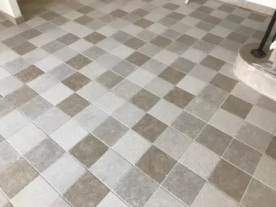 Escalier droit en pierre naturelle : types d’escaliers classiques et contemporains