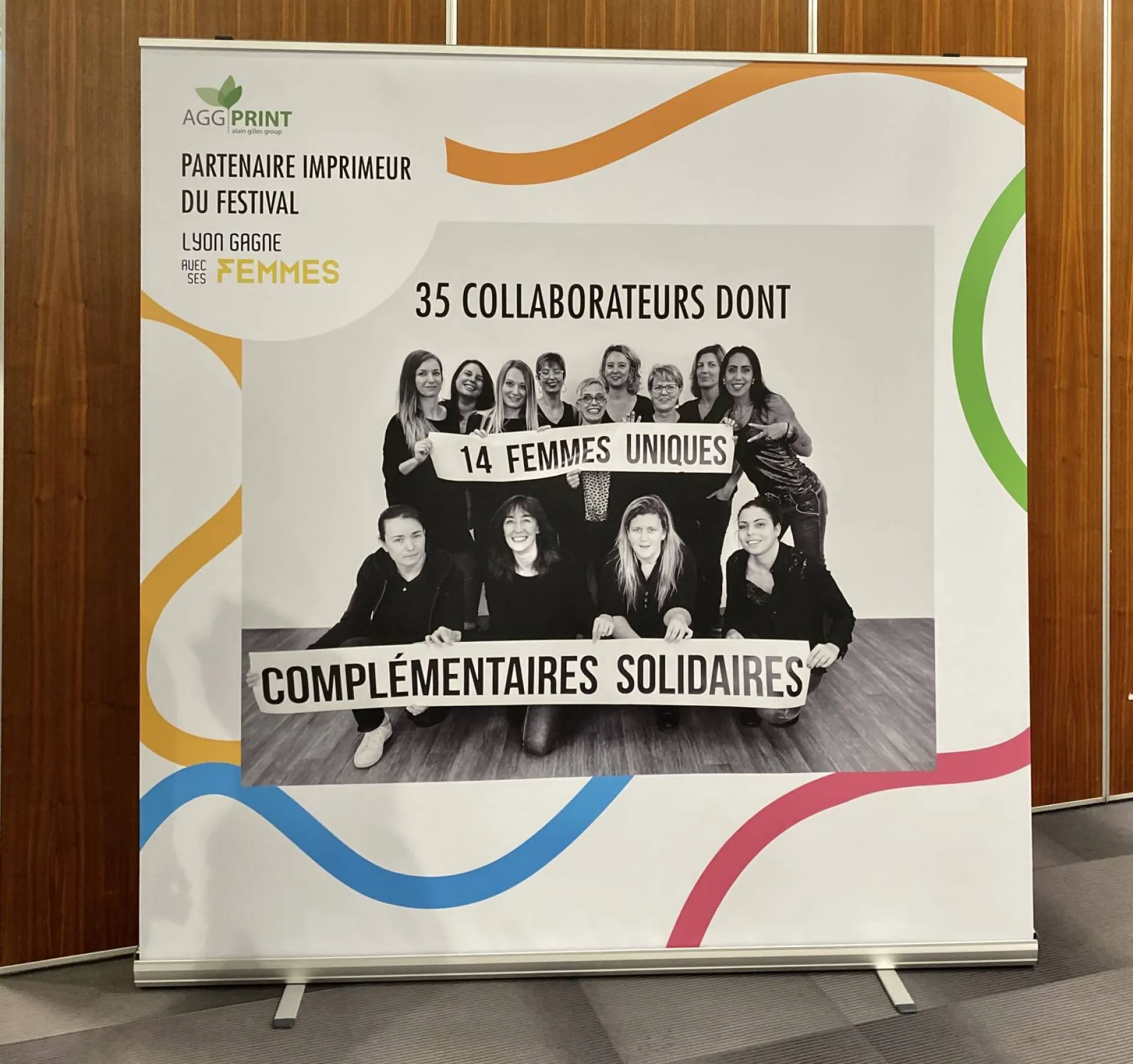 rollu up grand format pour lyon gagne avec ses femmes 